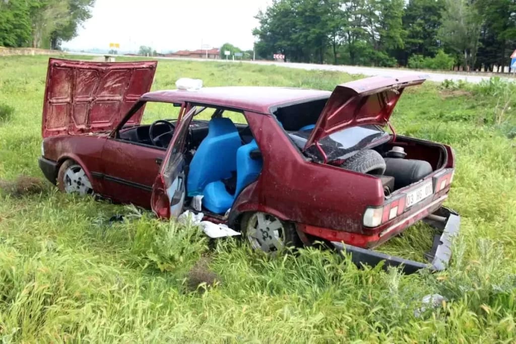 HABERİM 724 | Afyonkarahisar'da Otomobil Tarım Arazisine Girdi: Sürücü Yaralandı