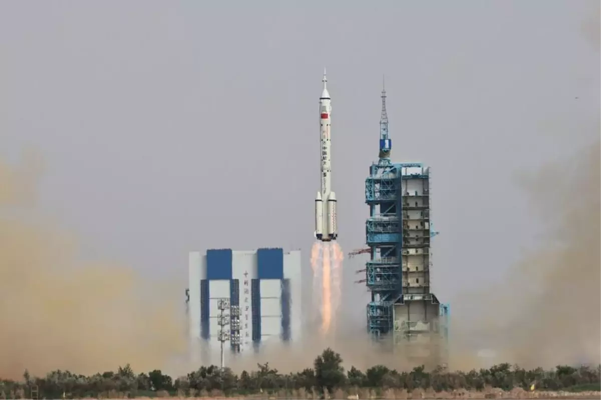 cin-3-astronotunu-5-aylik-gorev-icin-uzay-istasyonuna-gonderdi-5hnYn8na.jpg HABERİM 724 | Çin 3 Astronotunu 5 Aylık Görev İçin Uzay İstasyonuna Gönderdi