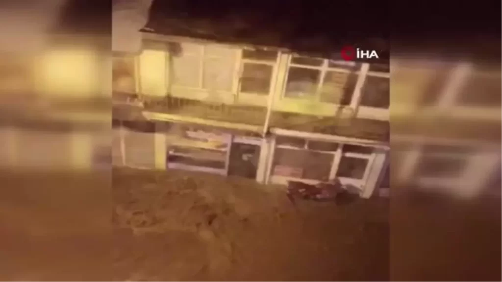 elazigda-asiri-yagis-sele-neden-oldu-AiHUbHa4.jpg HABERİM 724 | Elazığ'da aşırı yağış sele neden oldu