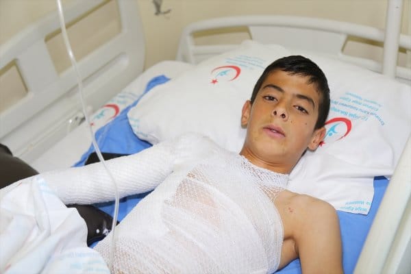 elektrik-akimina-kapilan-genc-okula-gidecegi-gunu-bekliyor-0-IFkDg8qs.jpg HABERİM 724 | Elektrik akımına kapılan genç okula gideceği günü bekliyor