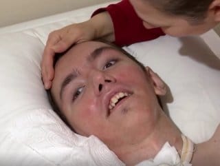 HABERİM 724 | Girdiği tez sonucu felç kalan genç yardım bekliyor