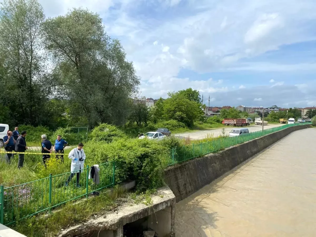 HABERİM 724 | Kastamonu'da Dere Kenarındaki Korkuluklara Elbiselerini Asan Yaşlı Adam Kayıplara Karıştı