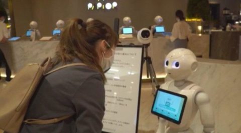 robot-garsonlar-gorev-basinda-sohbet-de-ediyorlar-wdPW8D3V.jpg HABERİM 724 | Robot garsonlar görev başında! Sohbet de ediyorlar…