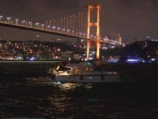 sehitler-koprusu-pektus-hastaligi-icin-renklendi-zQ9GDTdq.jpg HABERİM 724 | Şehitler Köprüsü pektus hastalığı için renklendi