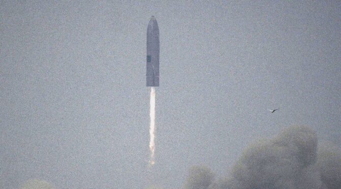 HABERİM 724 | SpaceX bu sefer başardı: Prototip uzay mekiği başarıyla görevini tamamladı
