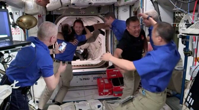 HABERİM 724 | SpaceX’in 4 astronotu taşıyan “Crew Dragon” ISS’e ulaştı