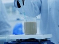 HABERİM 724 | Cannes'dan ödülle dönen Merve Dizdar, rol aldığı Alice Müzikali'nde dakikalarca alkışlandı